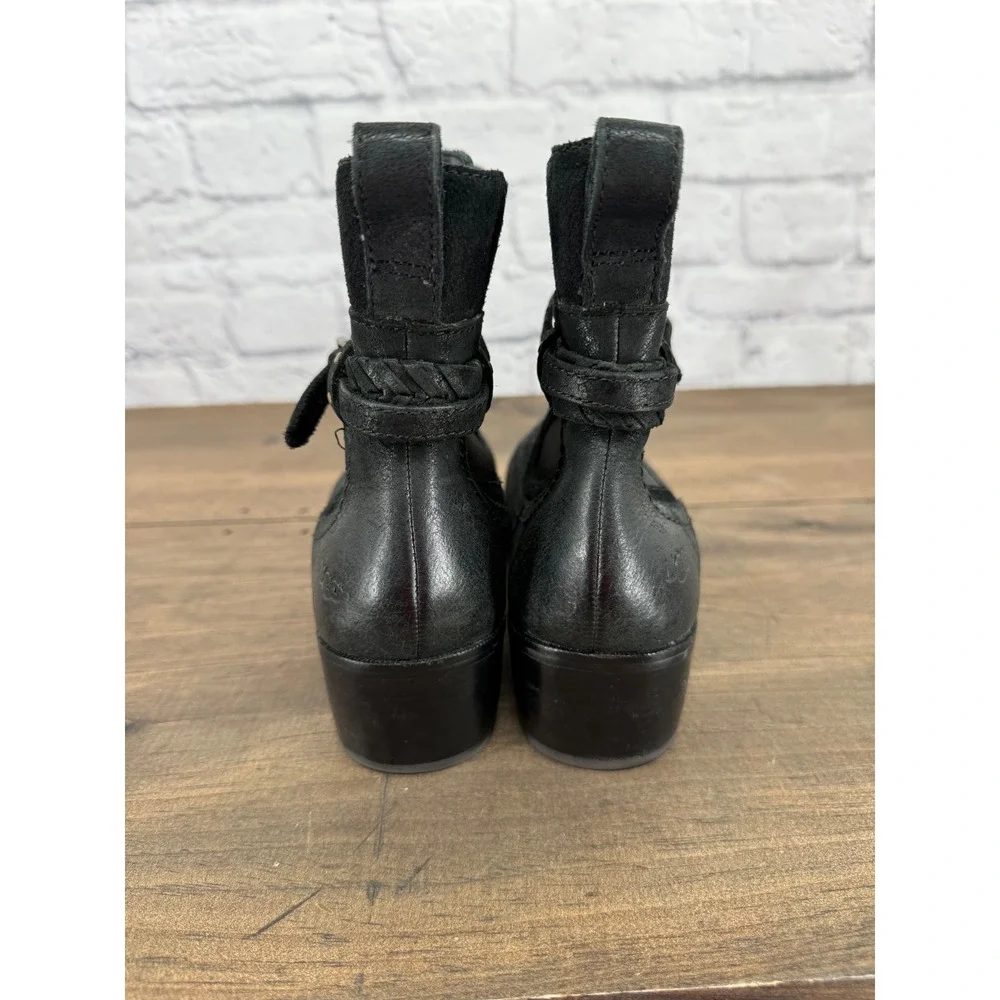 UGG Krewe Black Leather Shearling Ankle Boots 8 Braided Harness Moto Western